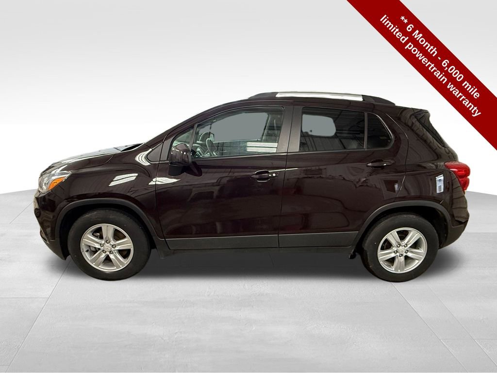 Used 2021 Chevrolet Trax LT w/ LT Convenience Package image 2