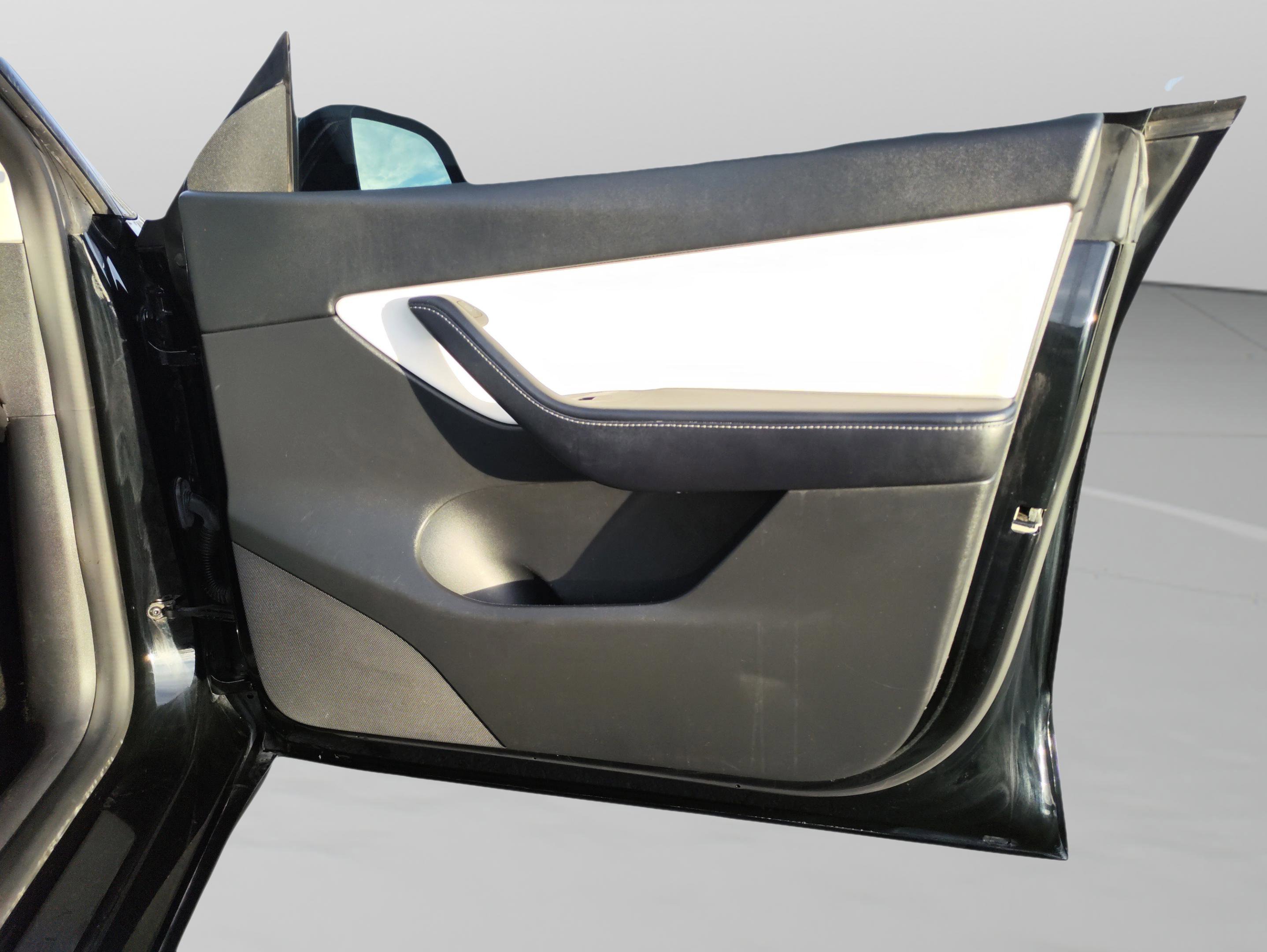 Used 2022 Tesla Model Y Performance image 25