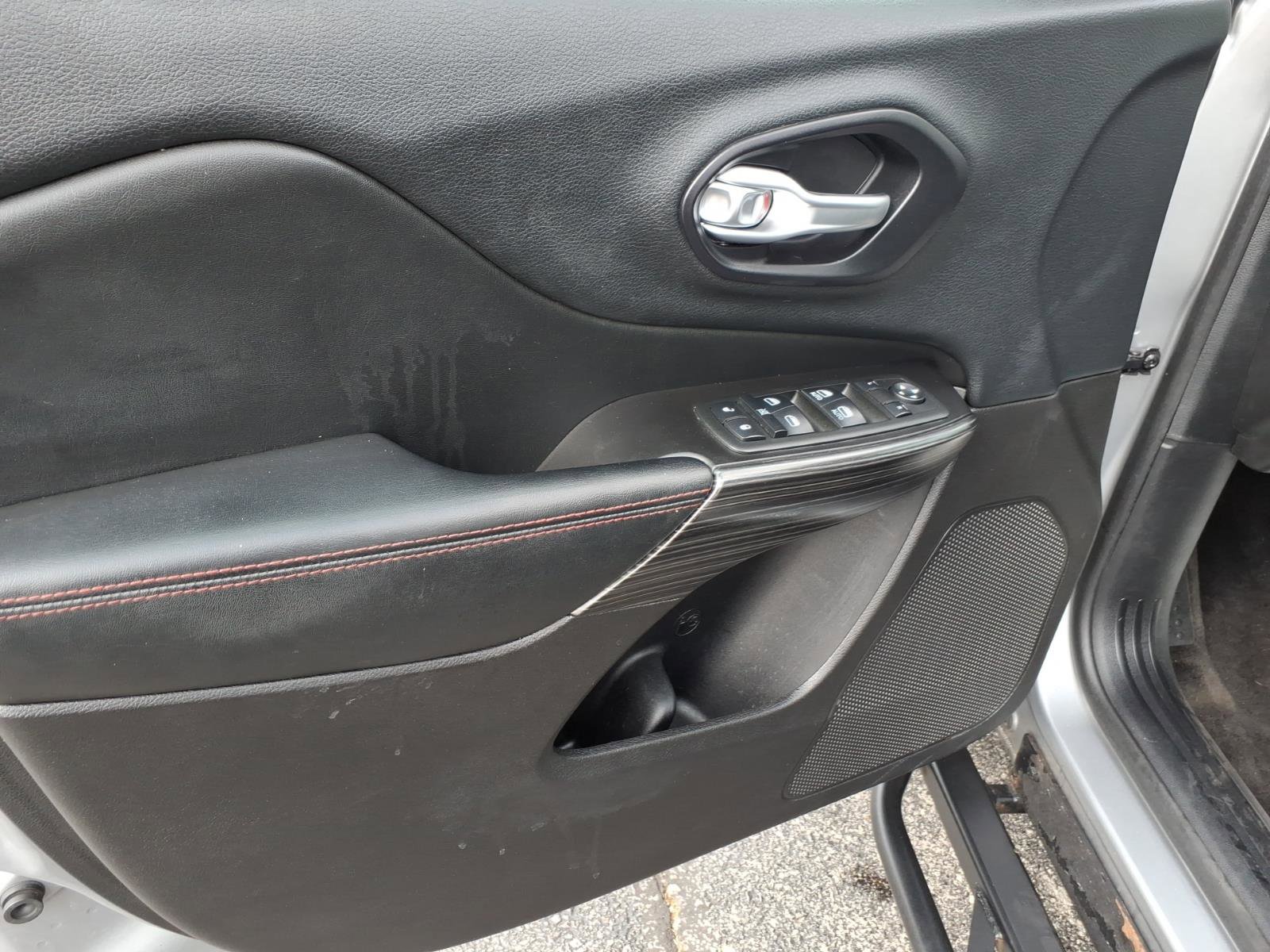 Used 2014 Jeep Cherokee Trailhawk image 12