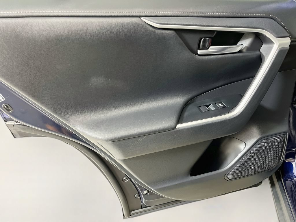 Used 2019 Toyota RAV4 Limited w/ Cold Weather Package FWD image 29