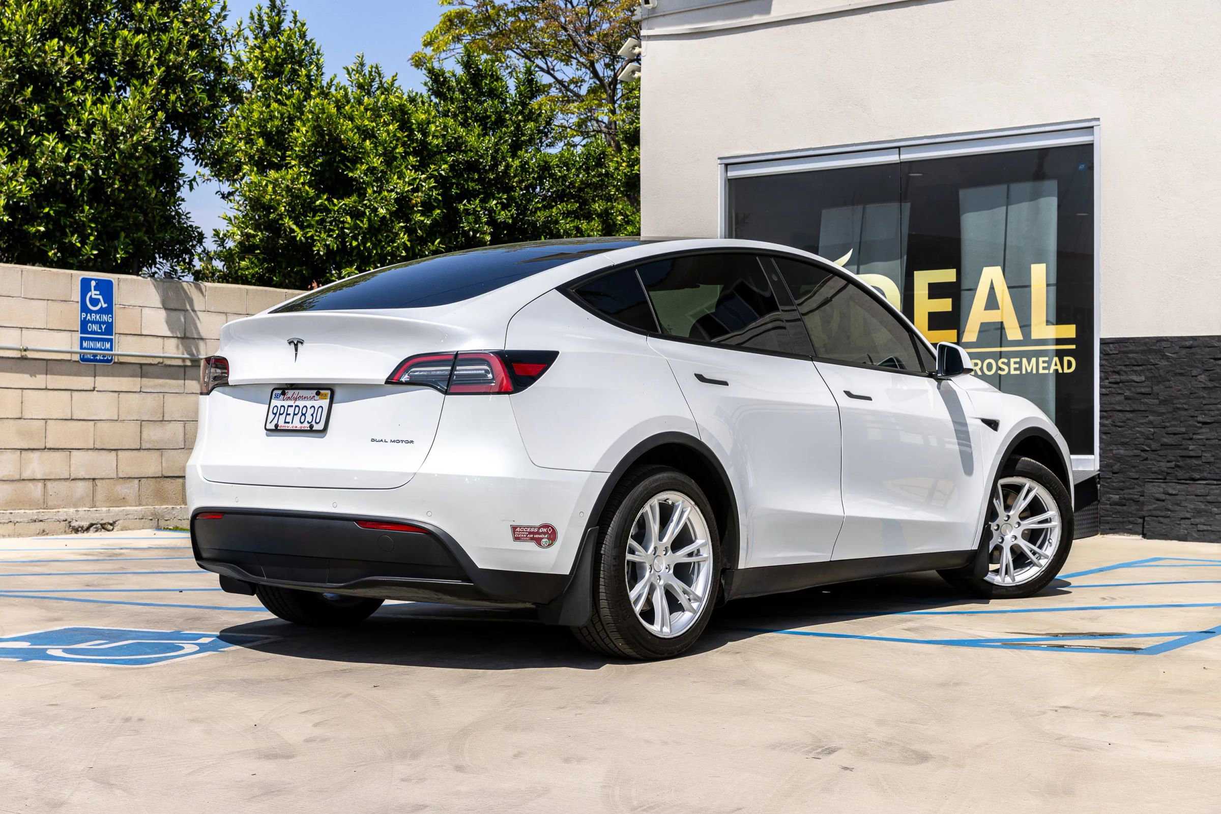 Used 2021 Tesla Model Y Long Range AWD/4WD image 14