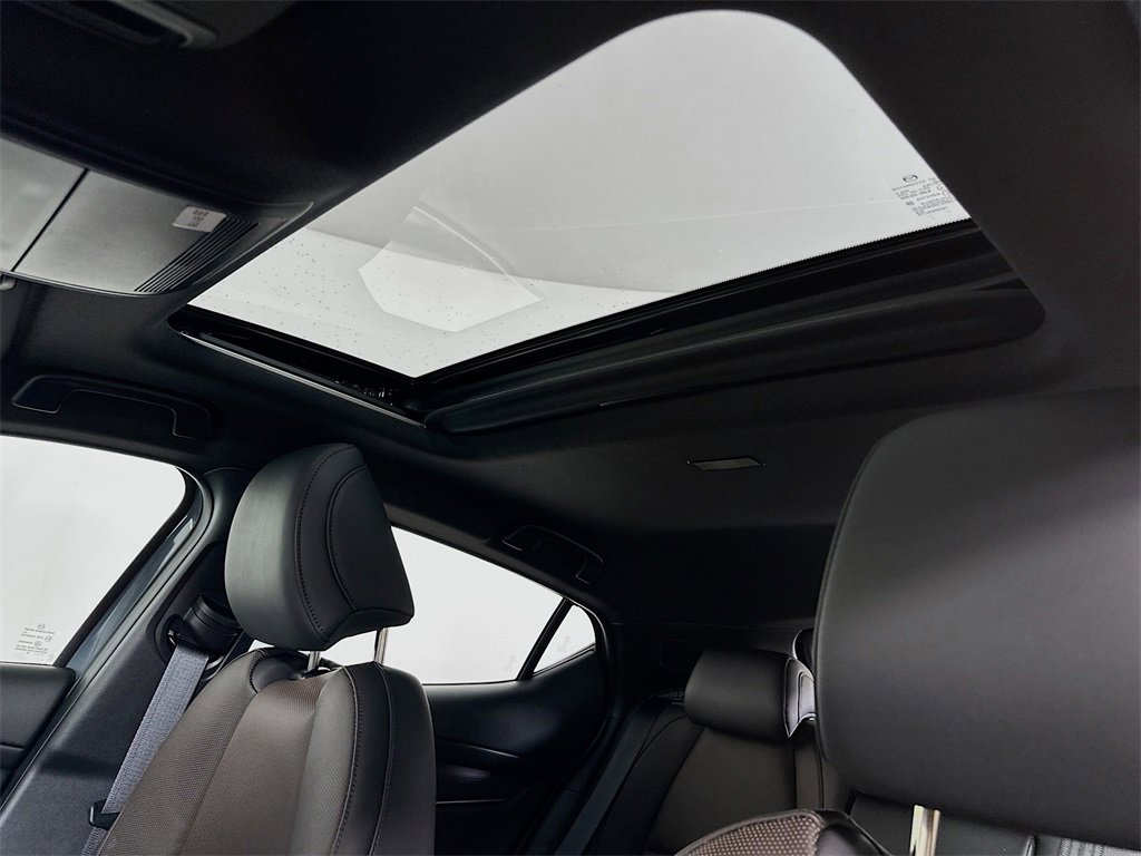 New 2025 MAZDA MAZDA3 Hatchback w/Premium Plus Pkg image 11