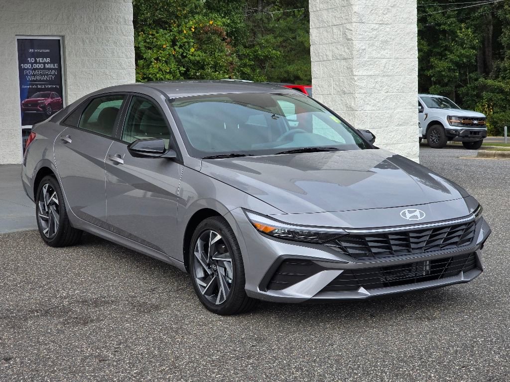 New 2025 Hyundai Elantra SEL image 21