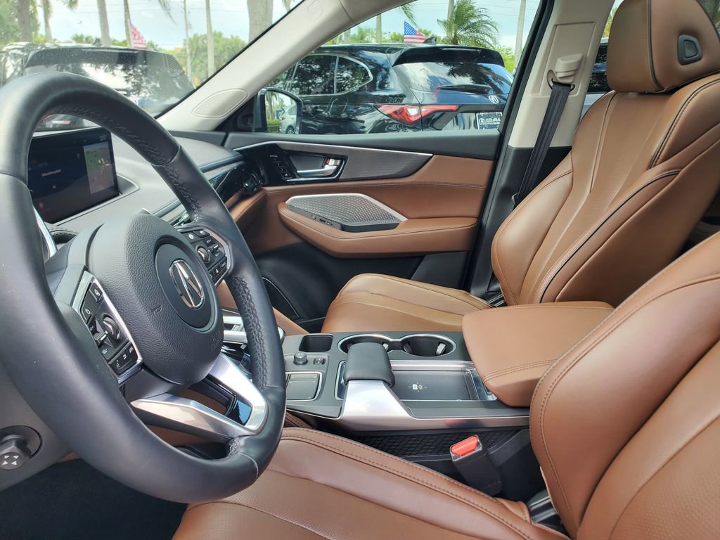 Used 2023 Acura MDX SH-AWD w/ Advance Package image 16