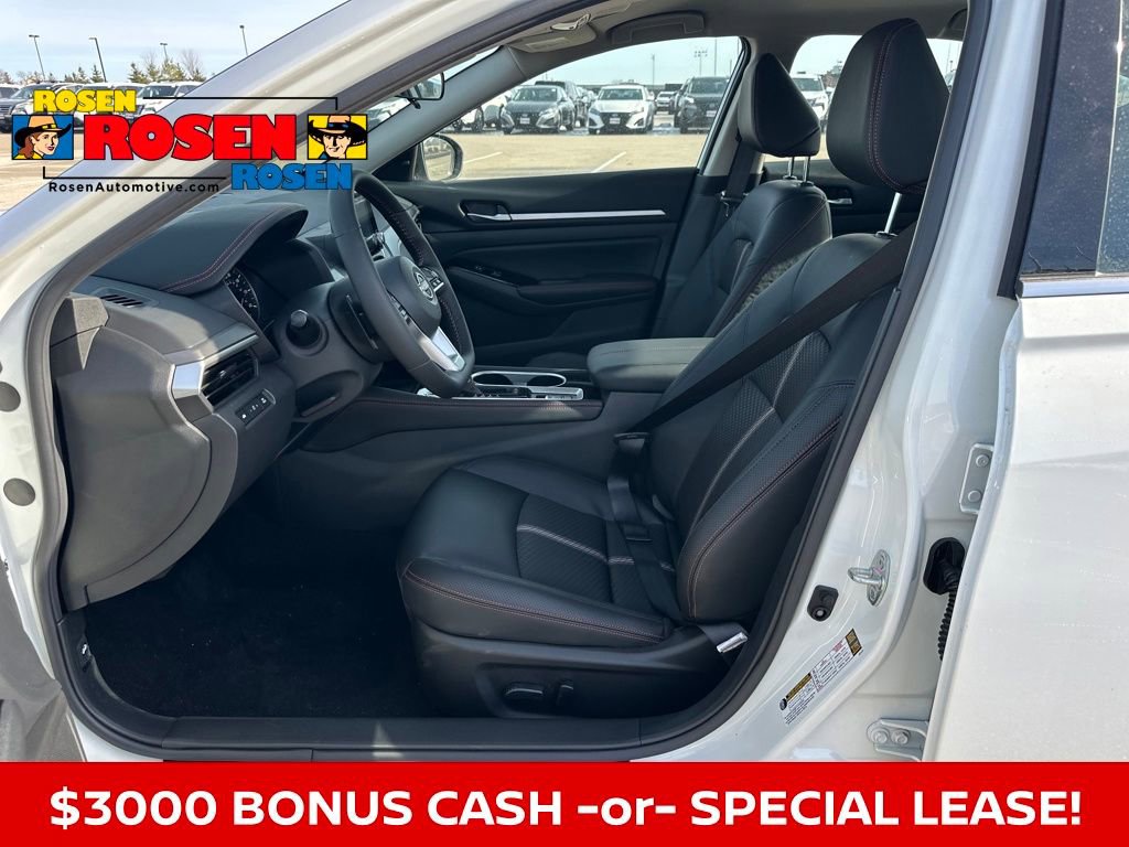 New 2025 Nissan Altima 2.5 SR image 9