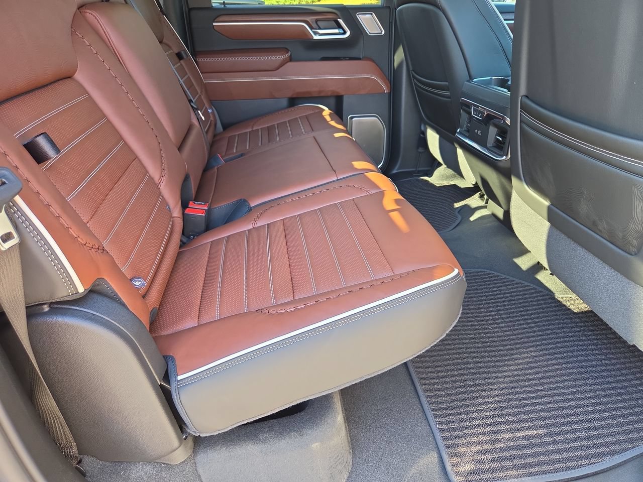 New 2026 GMC Sierra 3500 Denali Ultimate AWD/4WD image 28