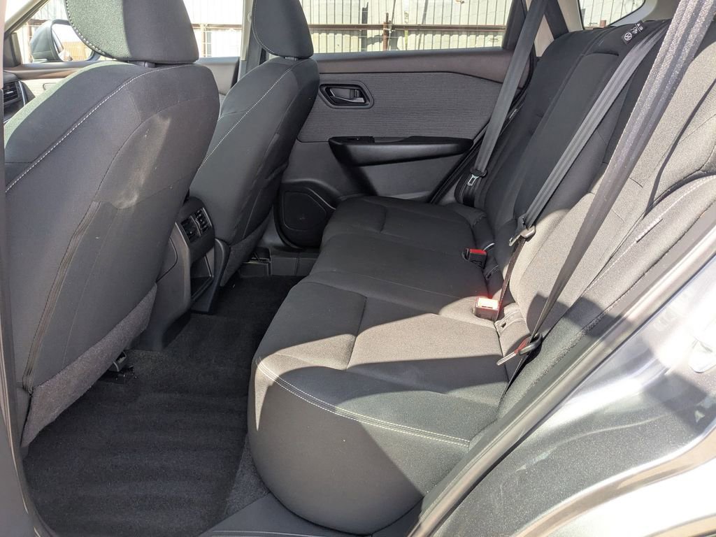 Used 2023 Nissan Rogue S image 25