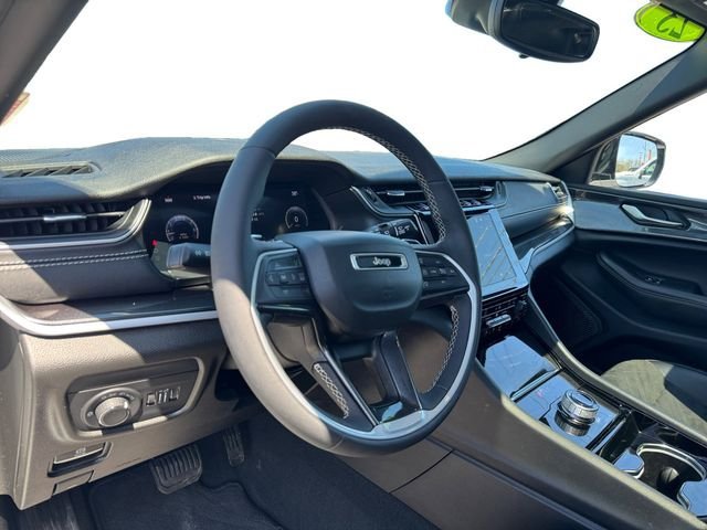 Certified 2023 Jeep Grand Cherokee L Laredo AWD/4WD image 11