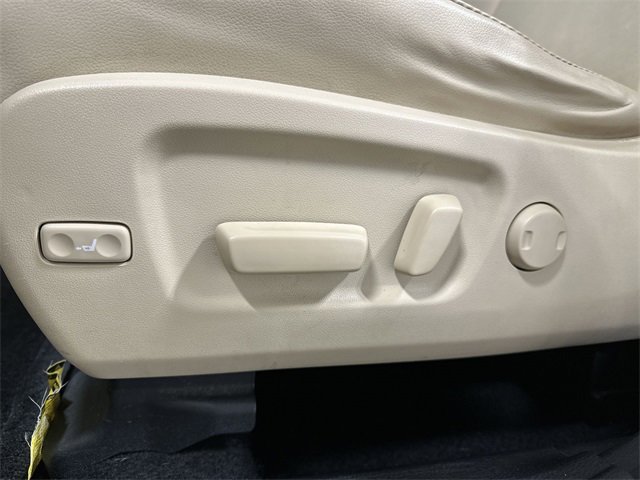 Used 2016 Toyota Highlander XLE image 16