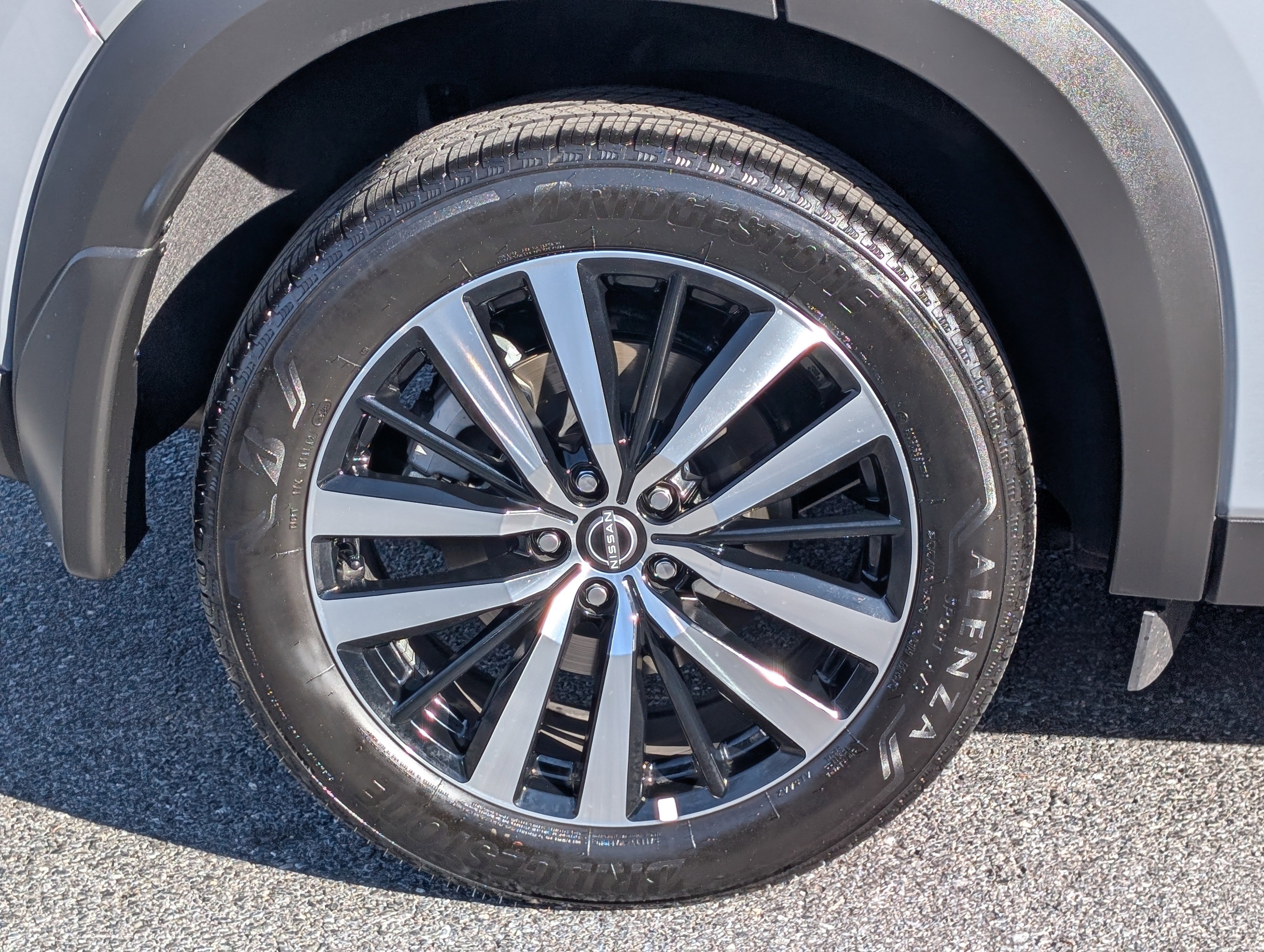 Used 2025 Nissan Pathfinder Platinum image 10