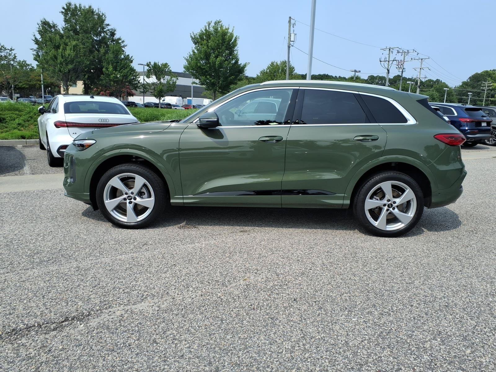 Certified 2025 Audi Q5 Premium Plus w/ Premium Plus AWD/4WD image 8