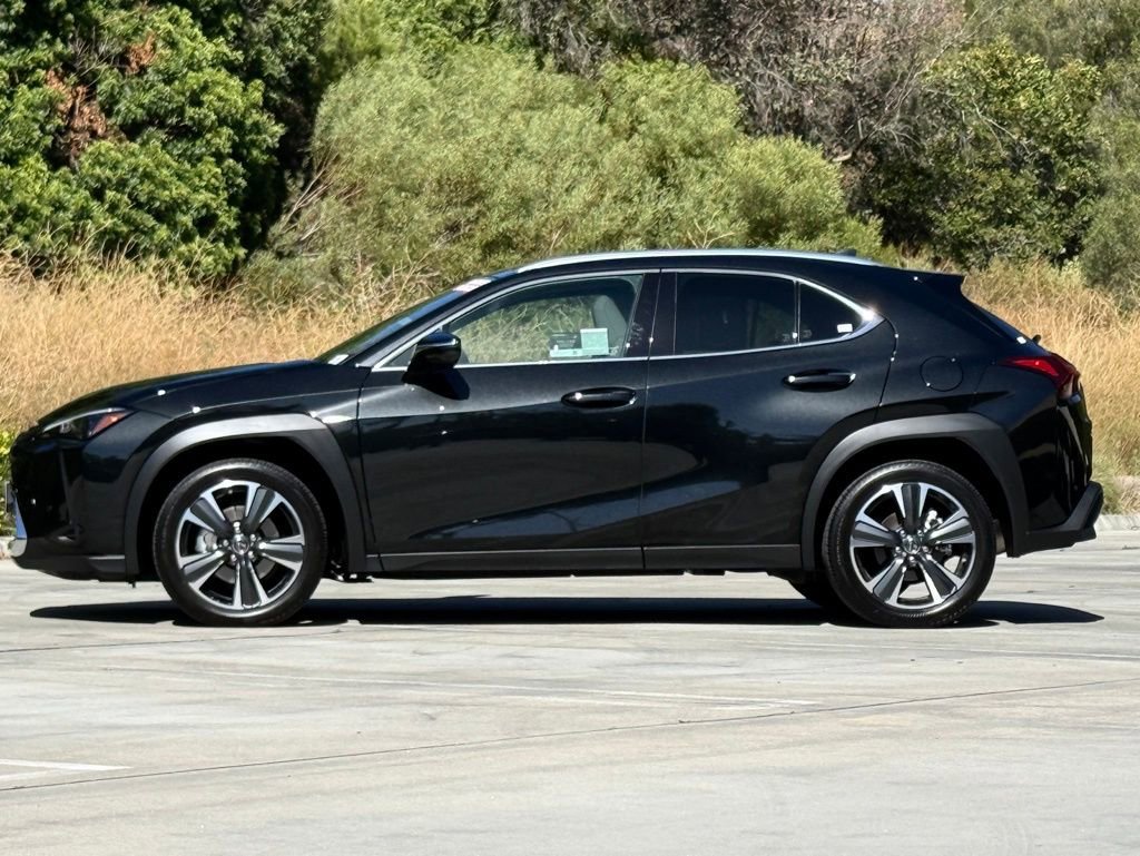 Certified 2024 Lexus UX 250h FWD image 8