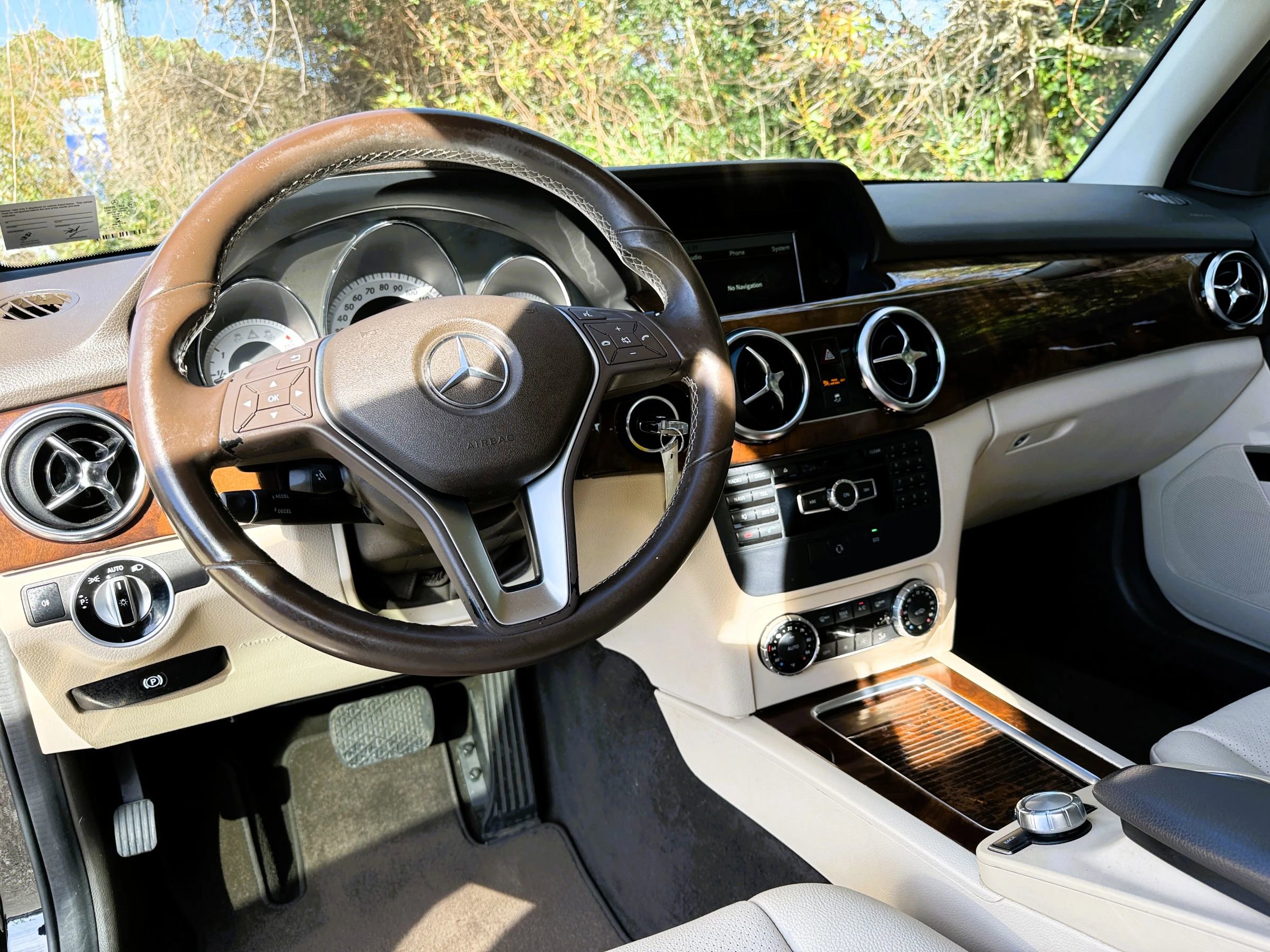 Used 2014 Mercedes-Benz GLK 350 4MATIC image 5