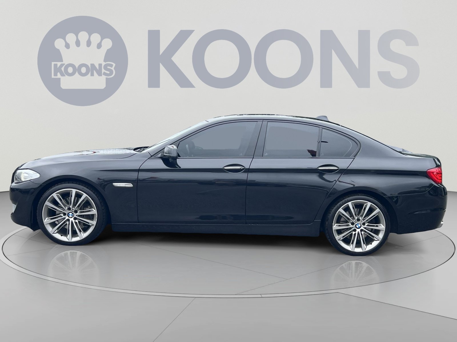 Used 2011 BMW 550i Sedan RWD image 2