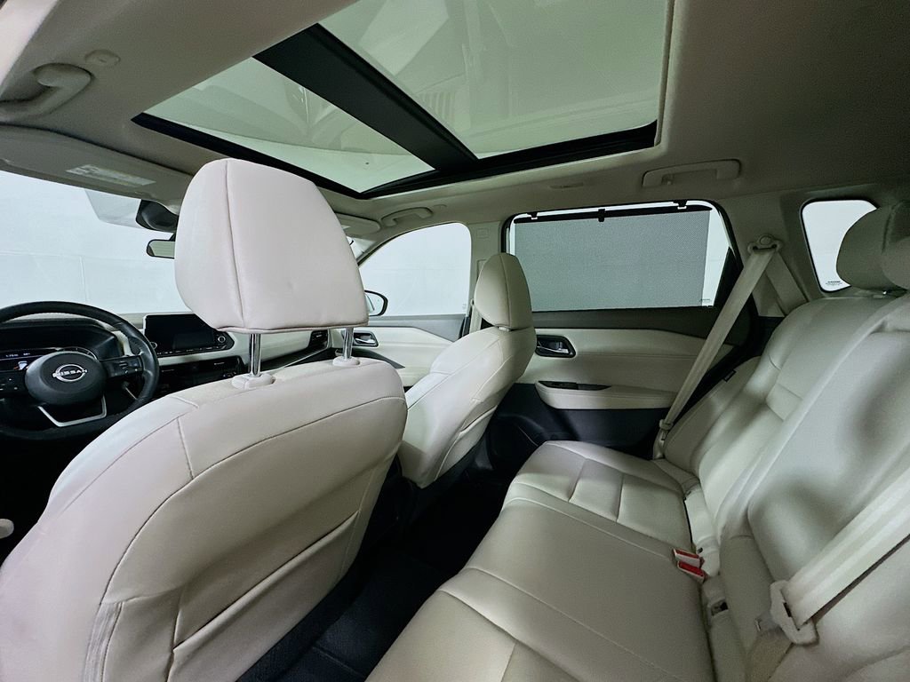 Used 2022 Nissan Rogue SV w/ SV Premium Package image 11