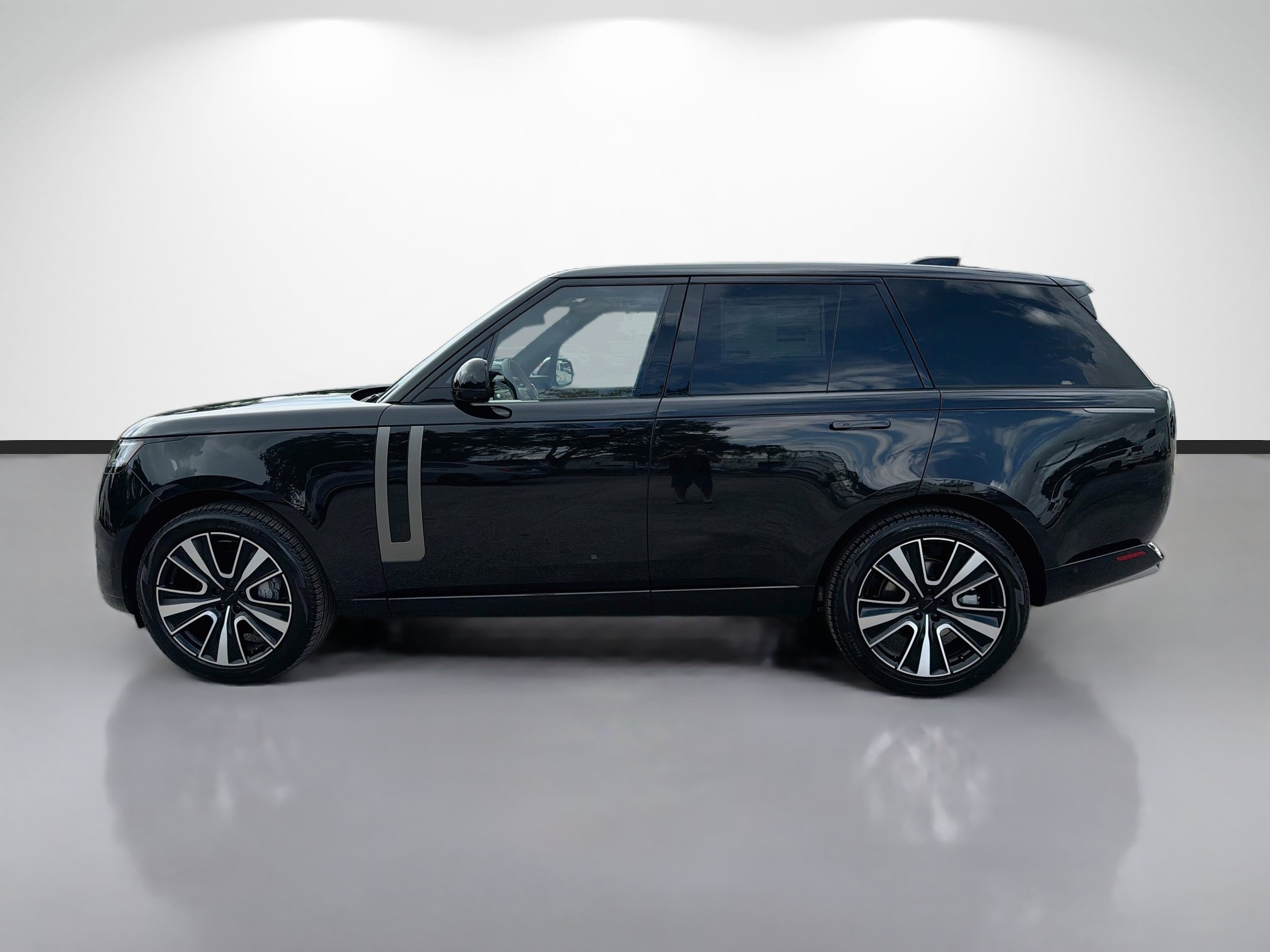 New 2026 Land Rover Range Rover SE AWD/4WD image 2