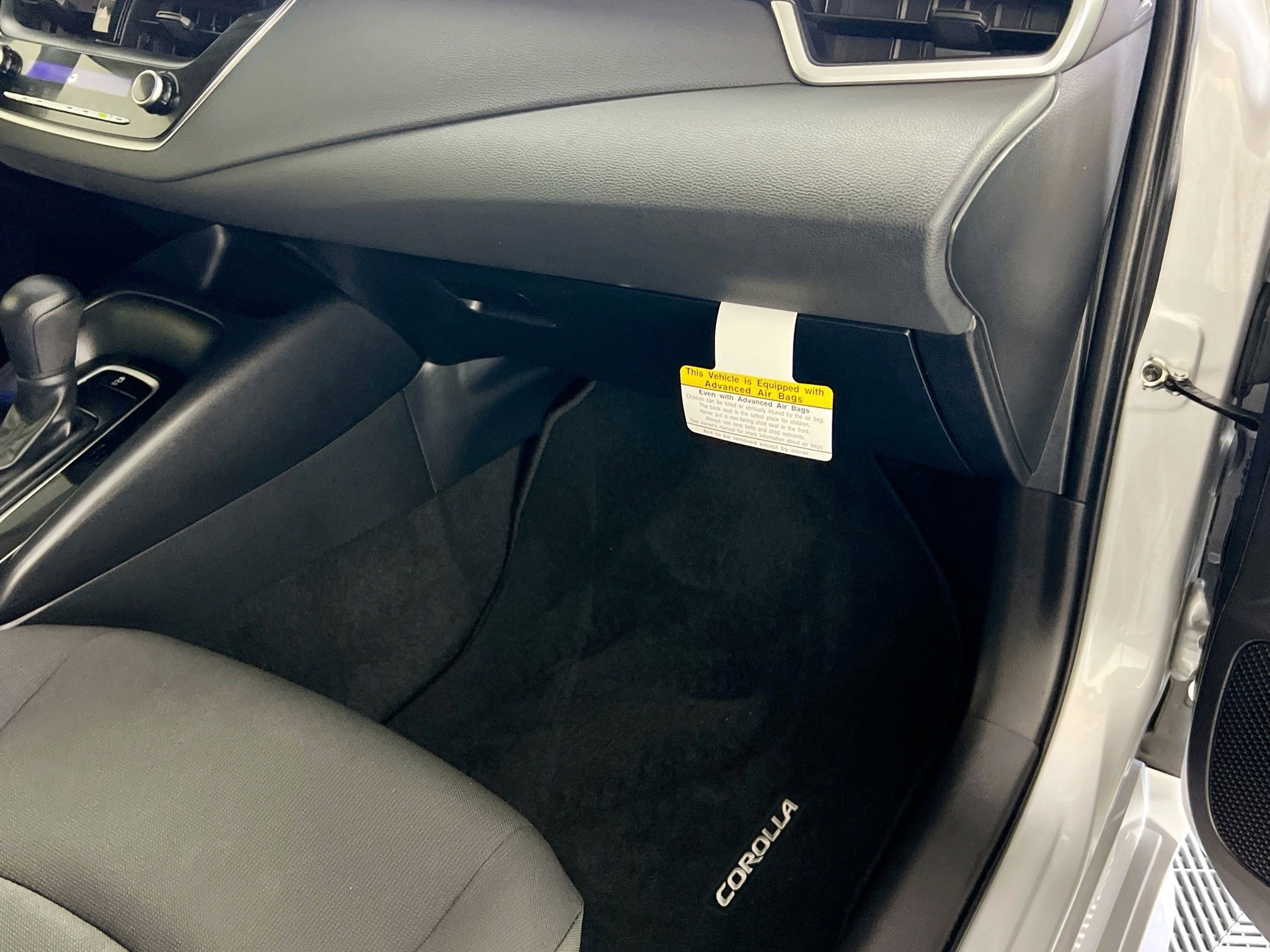 Used 2022 Toyota Corolla LE image 34