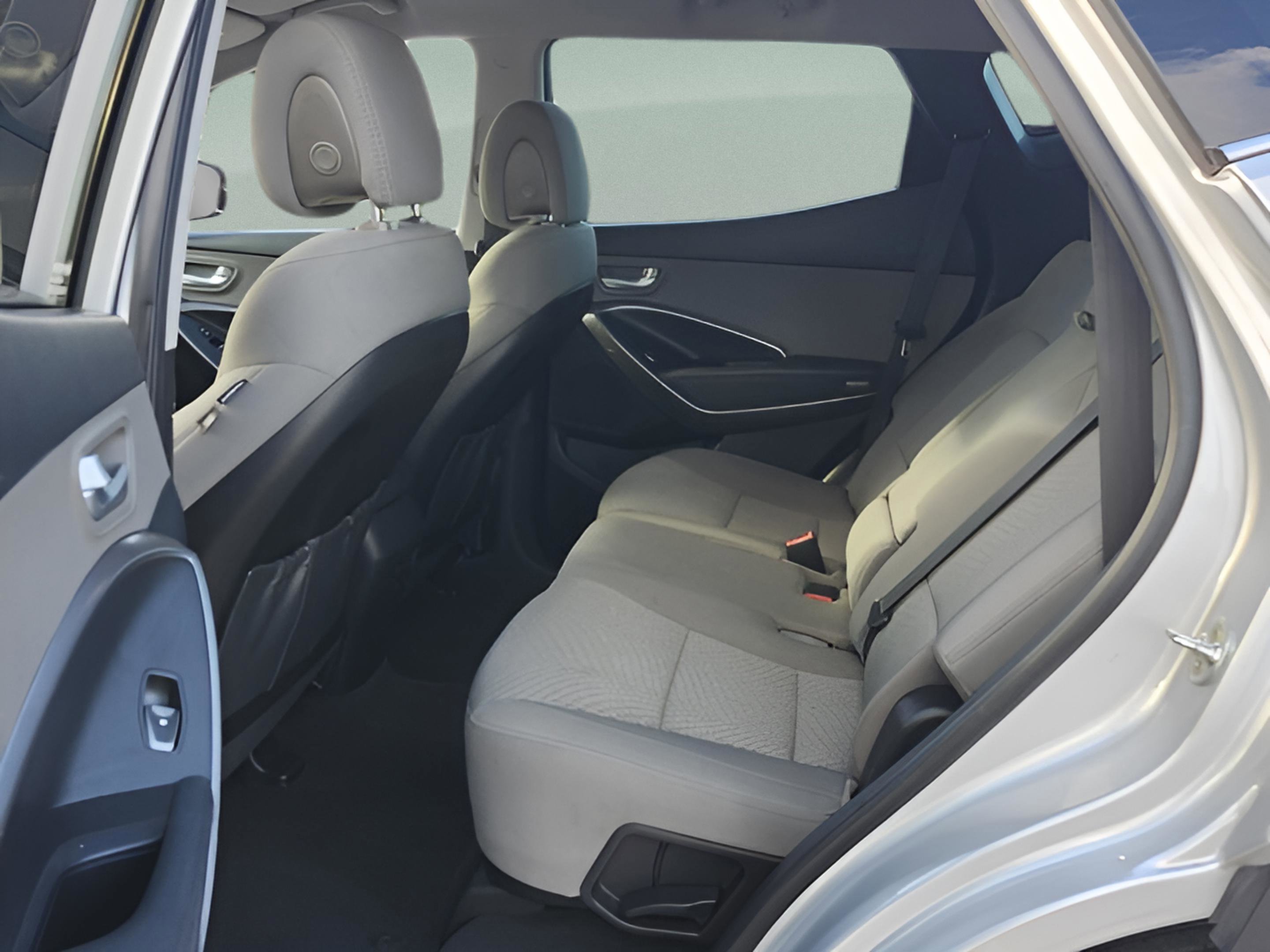 Used 2018 Hyundai Santa Fe Sport image 15