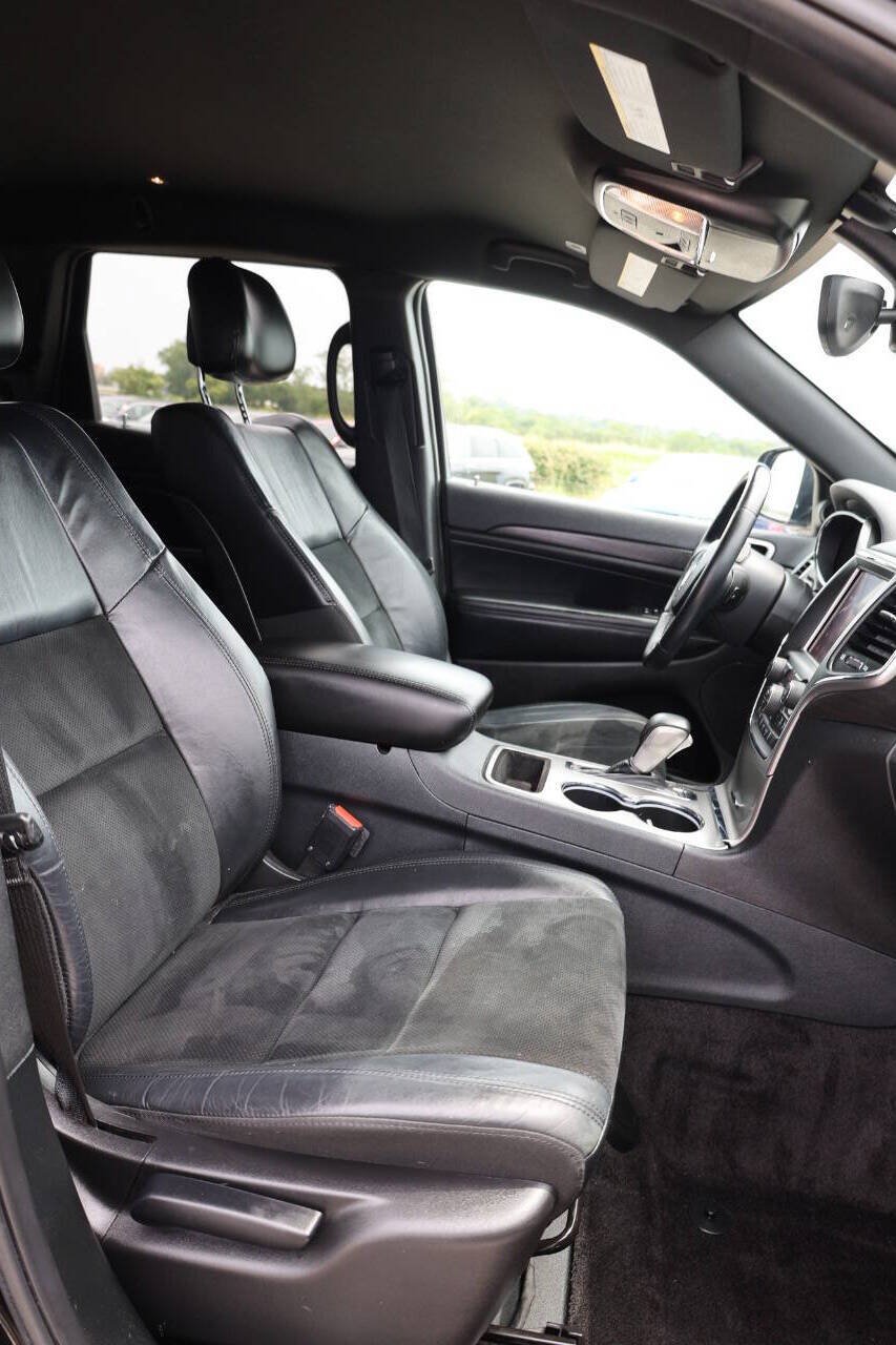 Used 2018 Jeep Grand Cherokee Altitude AWD/4WD image 15