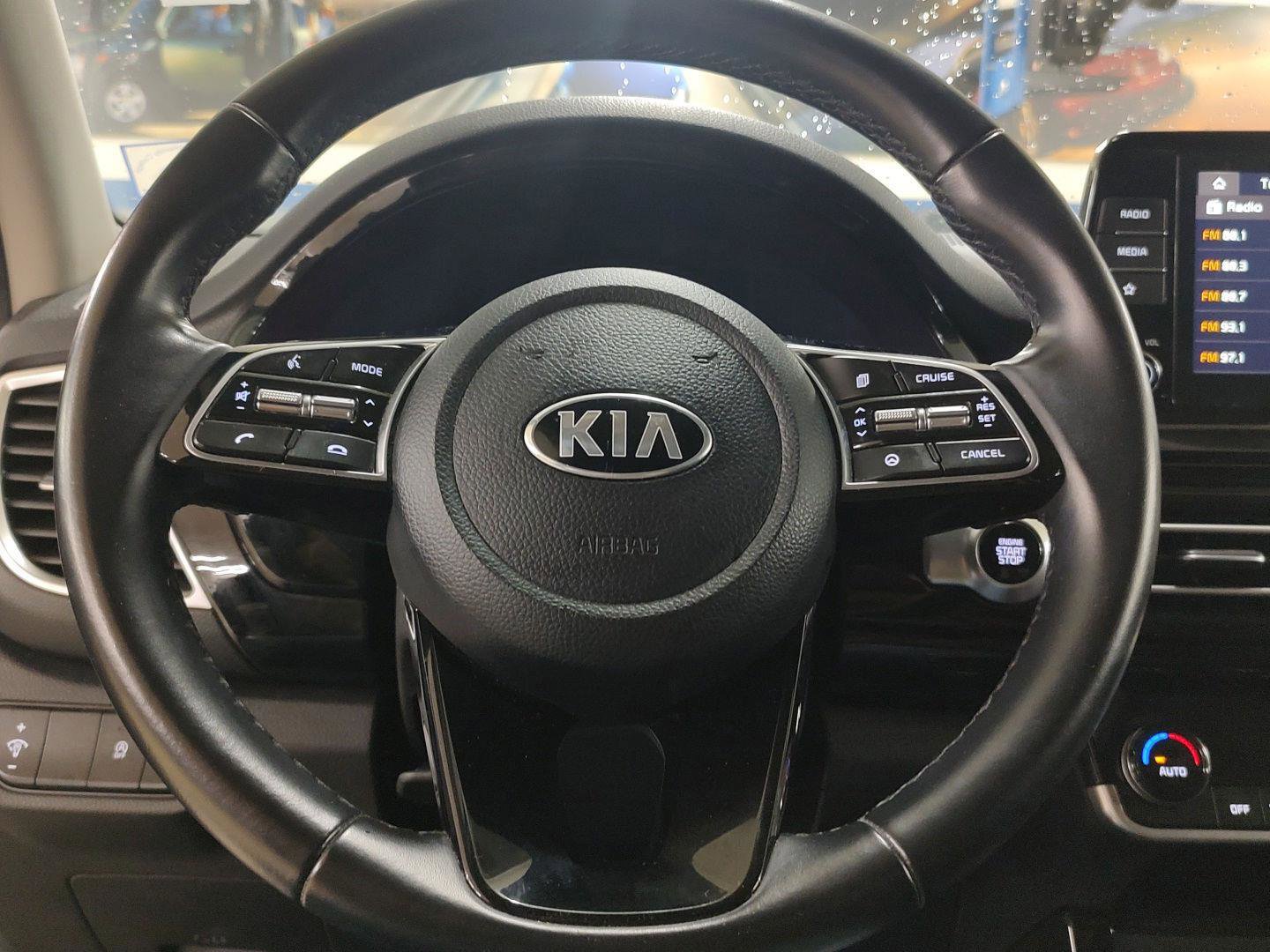 Used 2021 Kia Seltos EX image 15