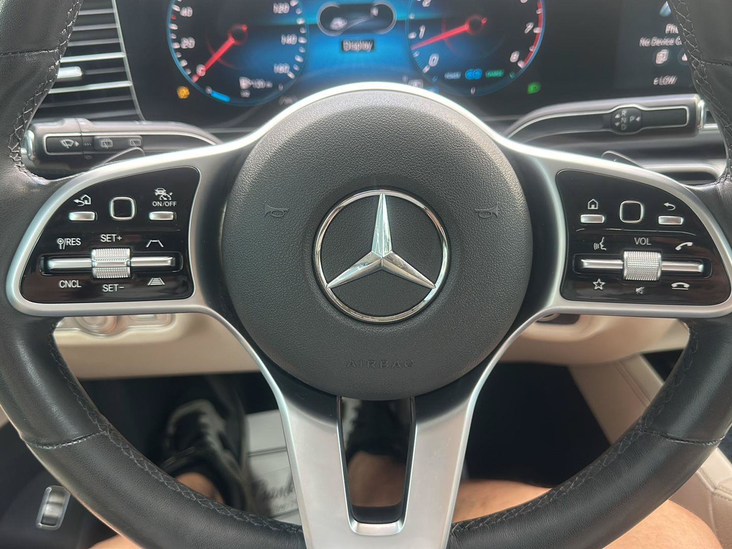 Used 2020 Mercedes-Benz GLS 450 4MATIC image 32