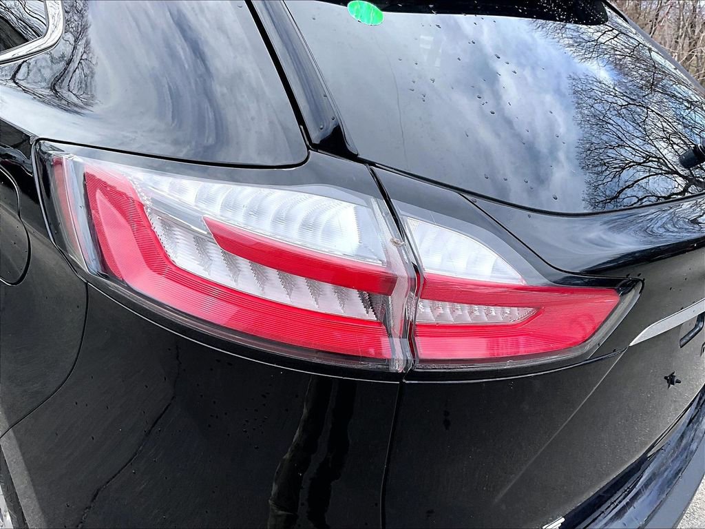 Used 2020 Ford Edge Titanium w/ Cargo Accessory Package FWD image 28