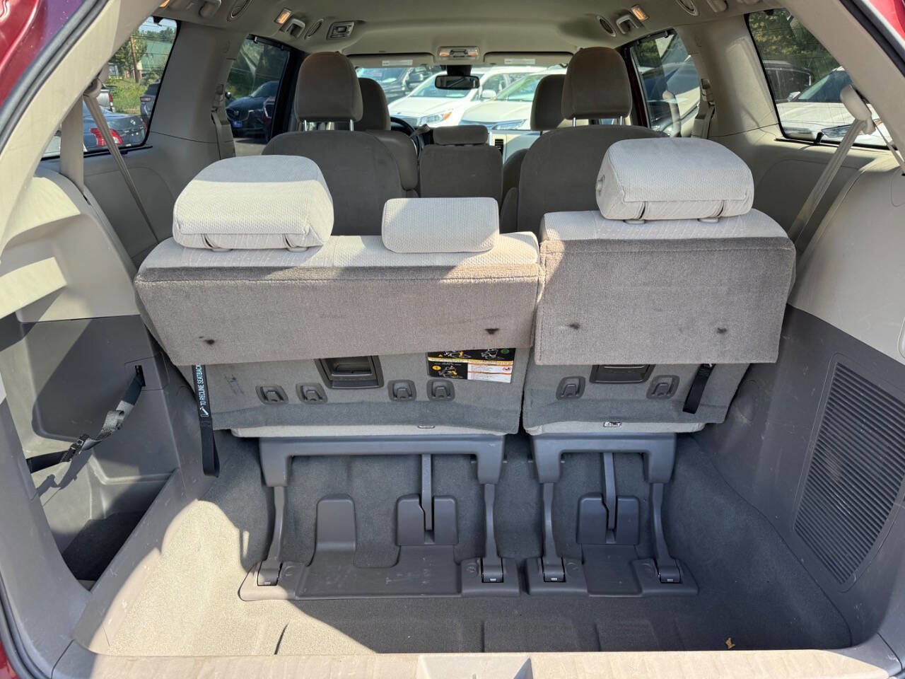Used 2019 Toyota Sienna LE image 9