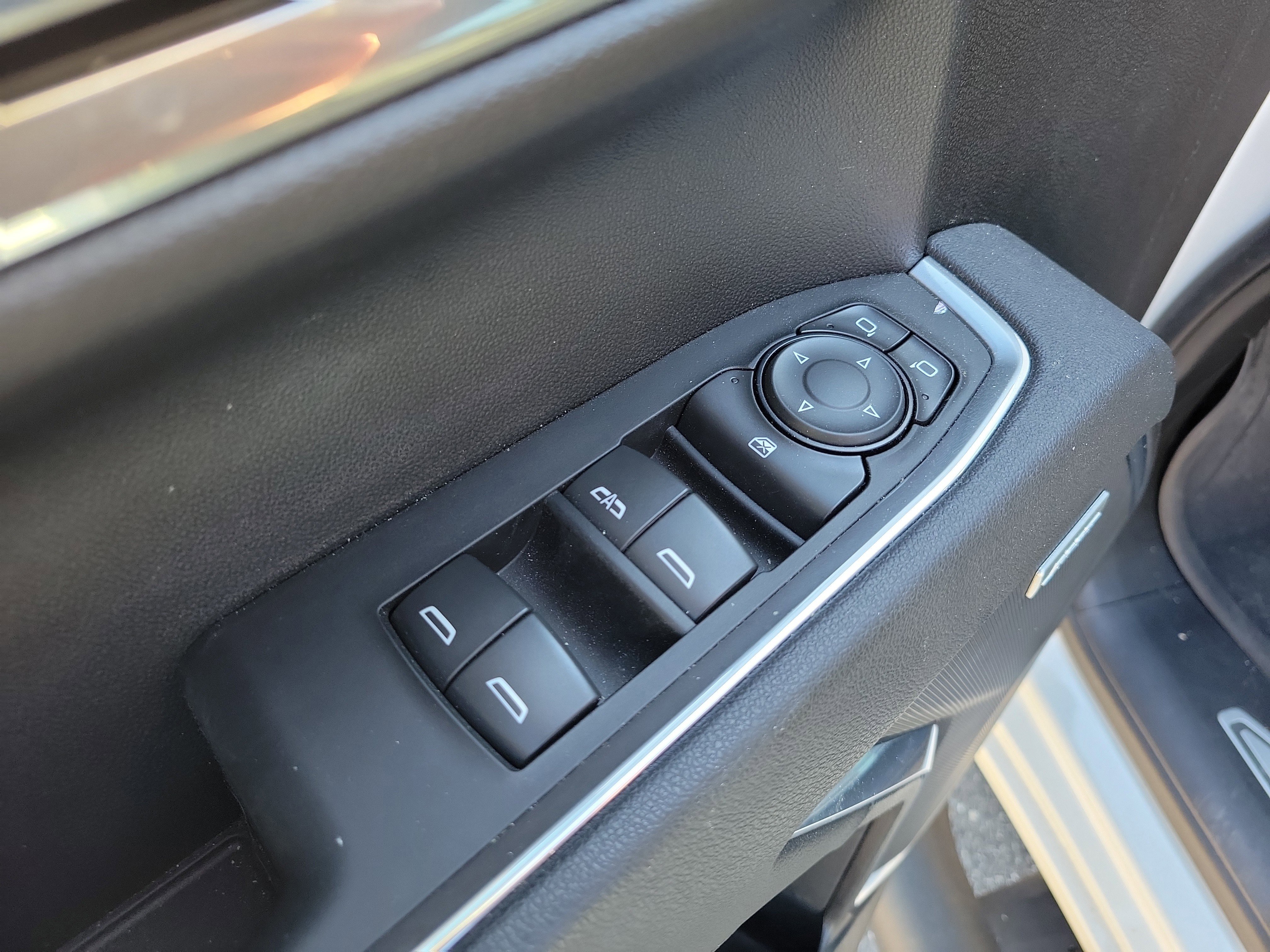 Used 2025 Chevrolet Silverado 1500 RST w/ Rally Edition AWD/4WD image 21