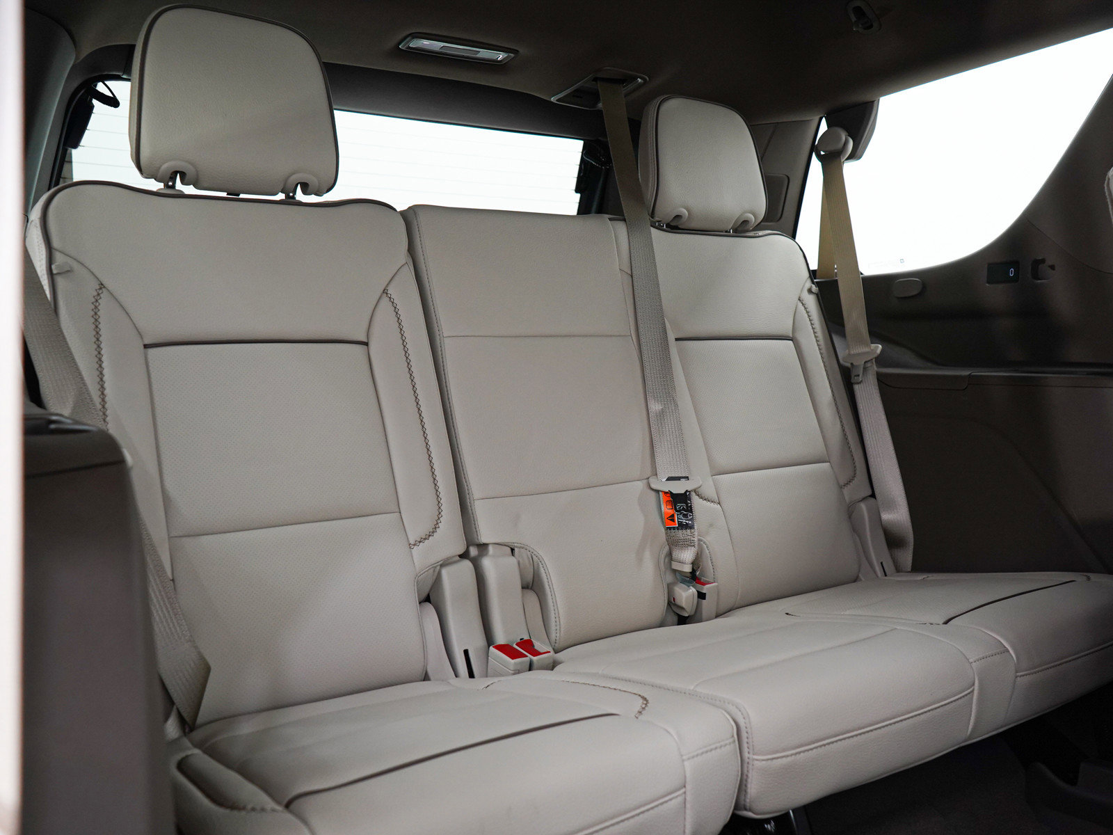 Used 2025 GMC Yukon Denali w/ Sun & Power Step Package AWD/4WD image 13