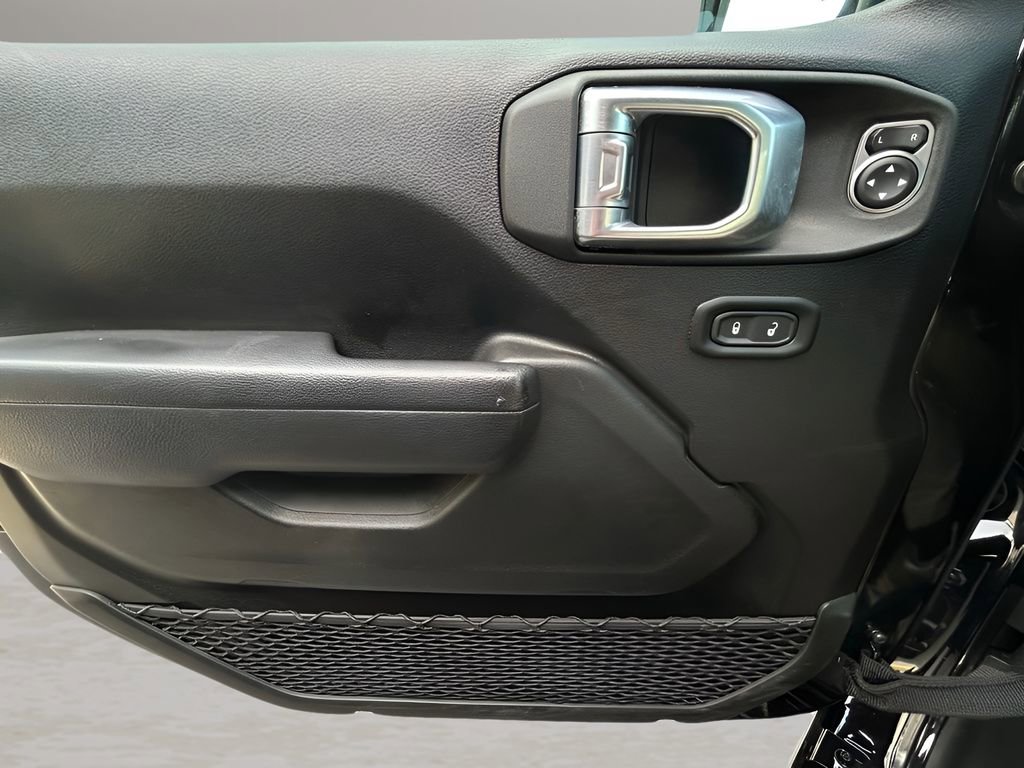 Used 2022 Jeep Wrangler Unlimited Rubicon 4xe image 33