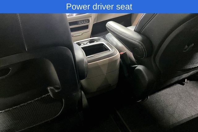 Used 2024 Chrysler Pacifica Touring-L image 13