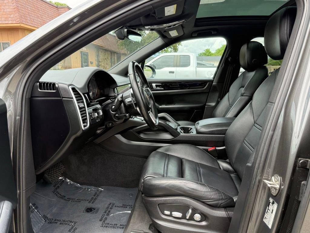 Used 2021 Porsche Cayenne image 9