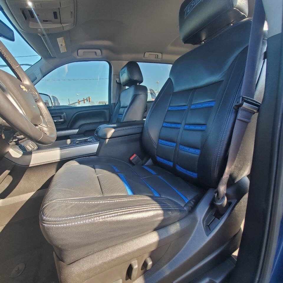 Used 2017 Chevrolet Silverado 1500 LT w/ All Star Edition image 13