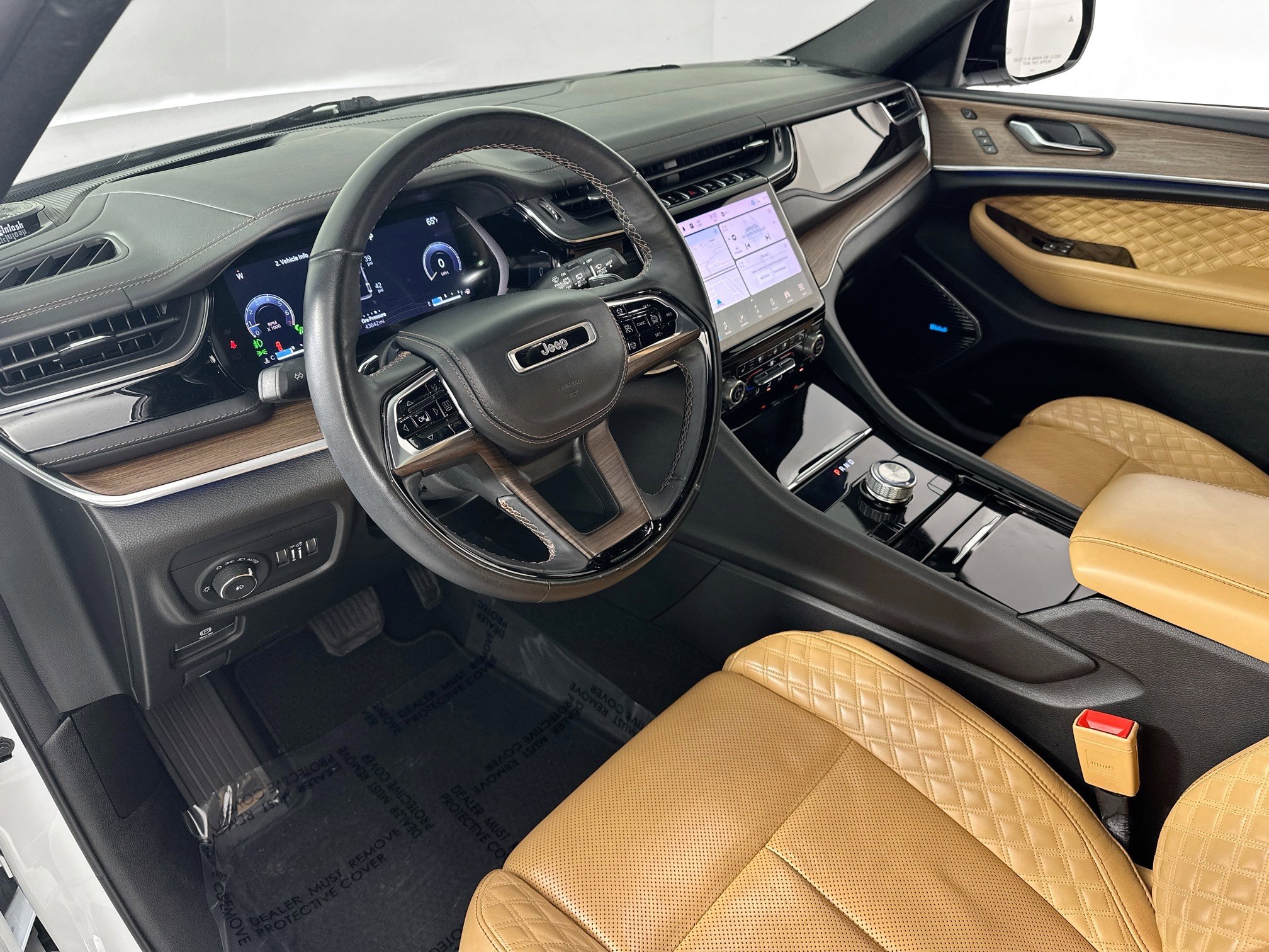 Used 2023 Jeep Grand Cherokee L Summit w/ Advanced Protech Group IV image 9