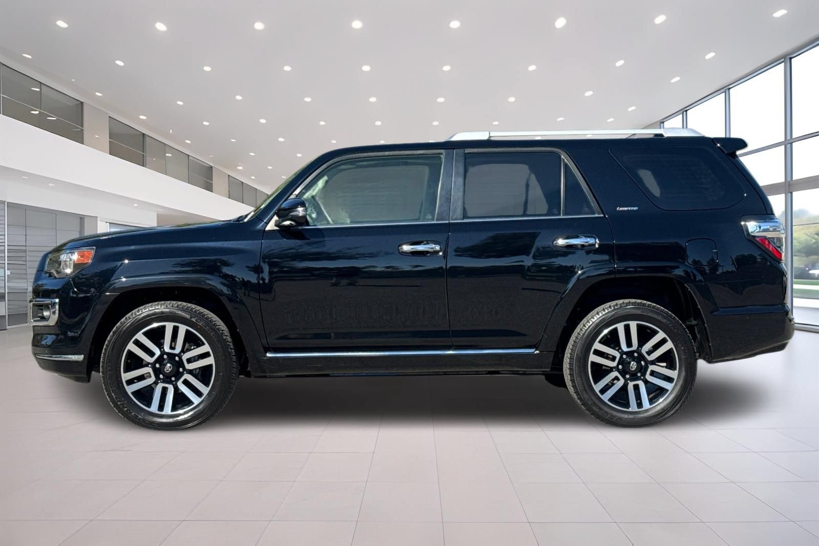 Used 2023 Toyota 4Runner Limited AWD/4WD image 7
