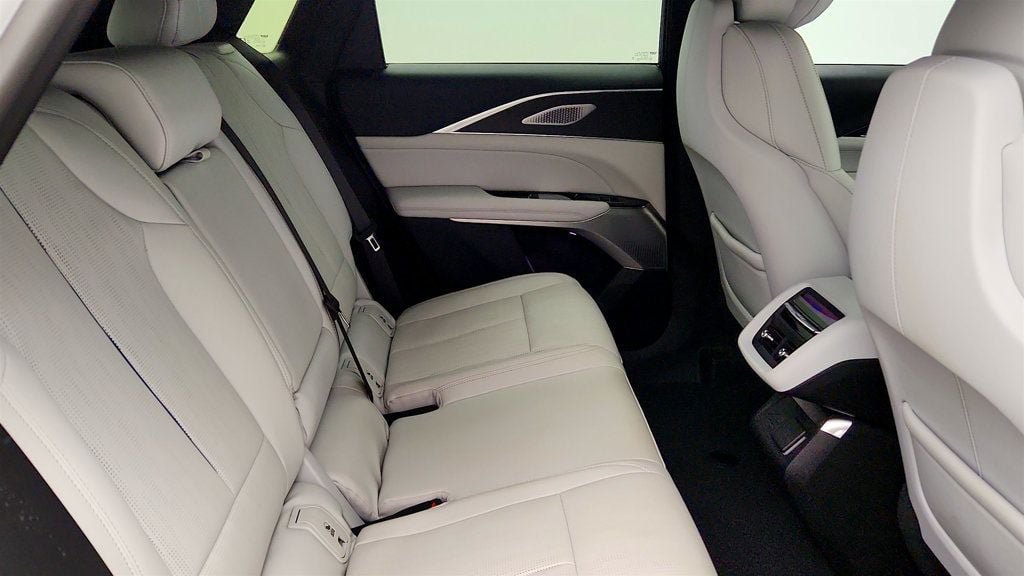 Used 2024 Cadillac Lyriq Sport RWD image 22