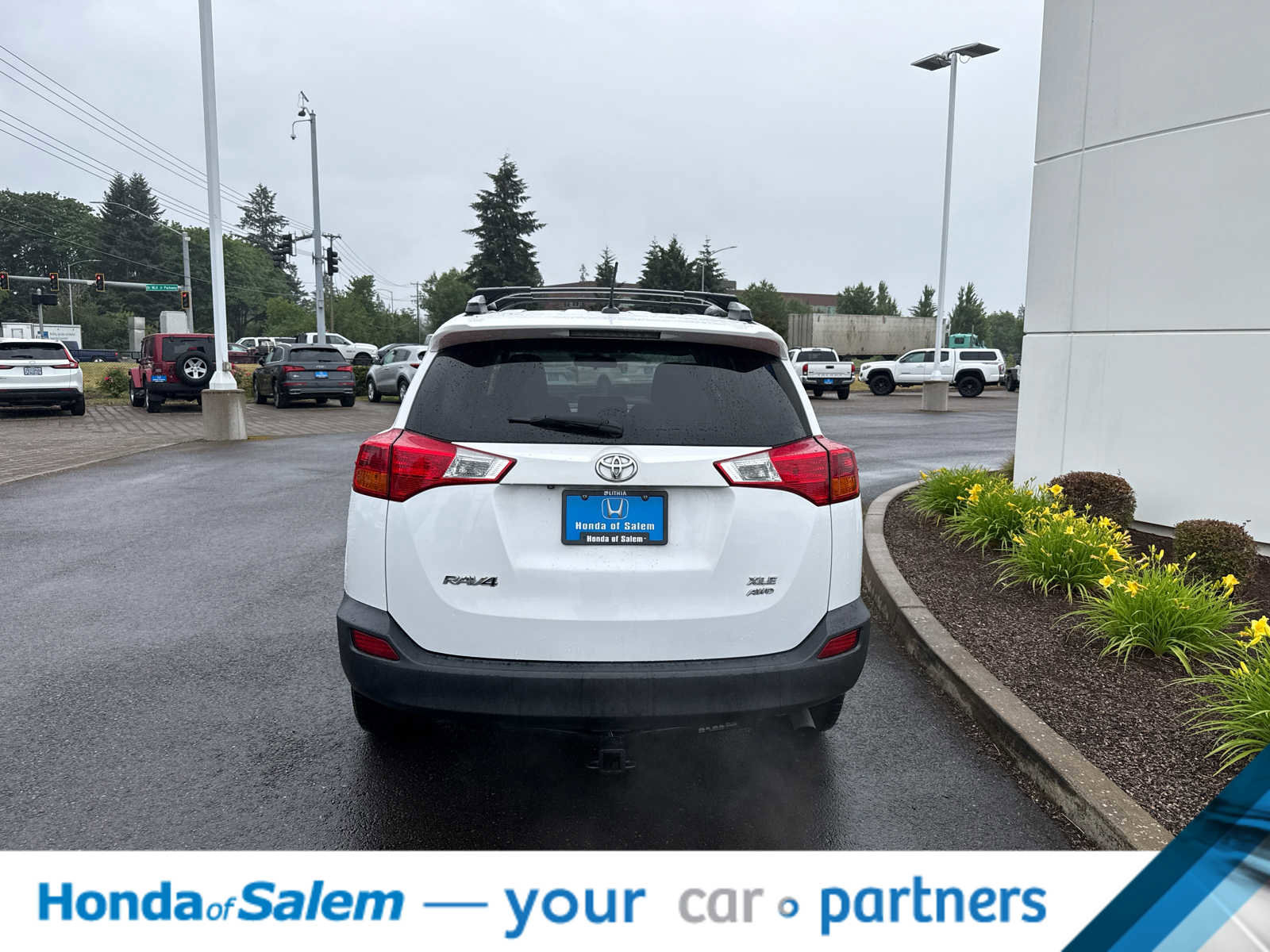 Used 2013 Toyota RAV4 XLE AWD/4WD image 5