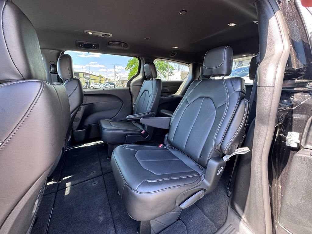 Used 2026 Chrysler Pacifica Select w/ S Appearance Package FWD image 15
