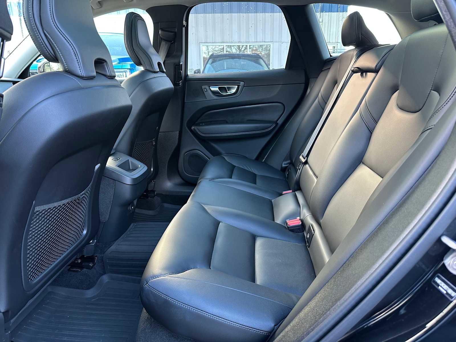 Used 2025 Volvo XC60 B5 Plus w/ Protection Package Premier image 15