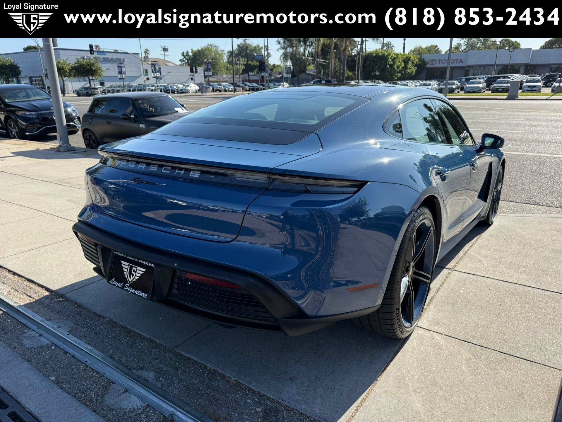 Used 2022 Porsche Taycan RWD image 7