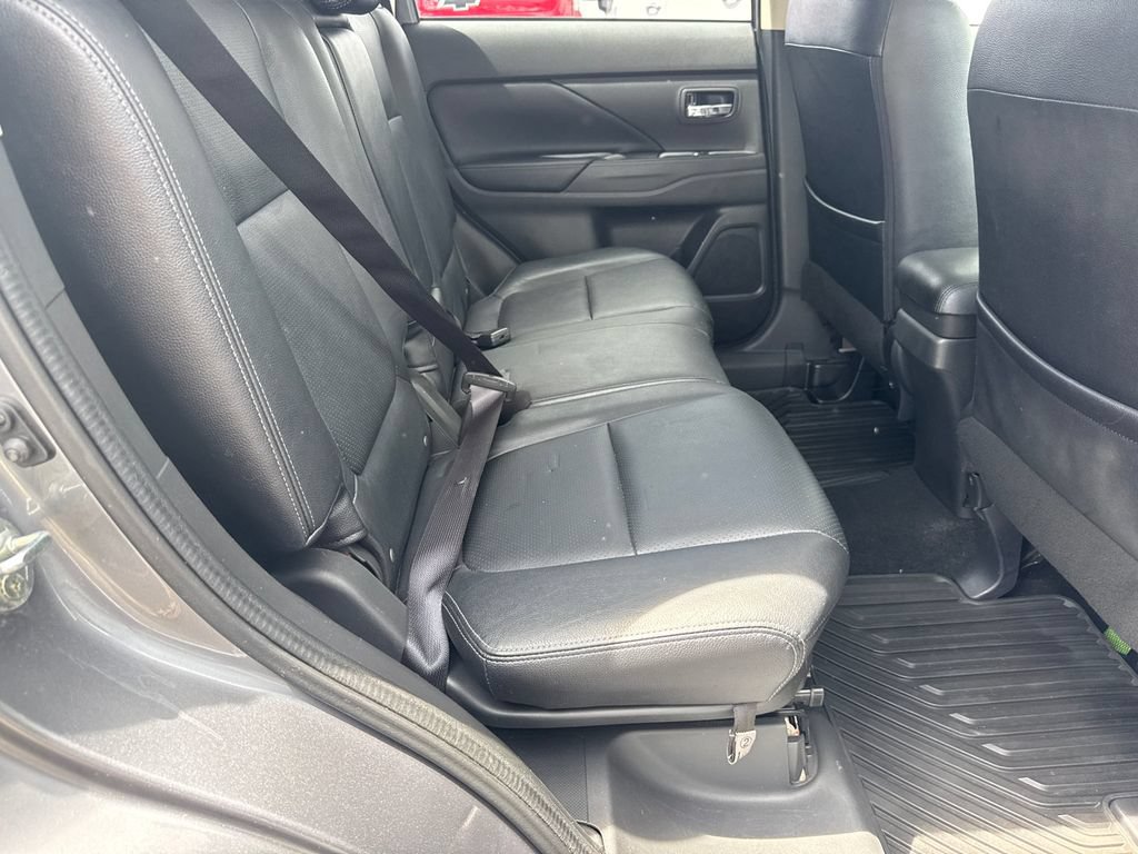 Used 2016 Mitsubishi Outlander SEL FWD image 16