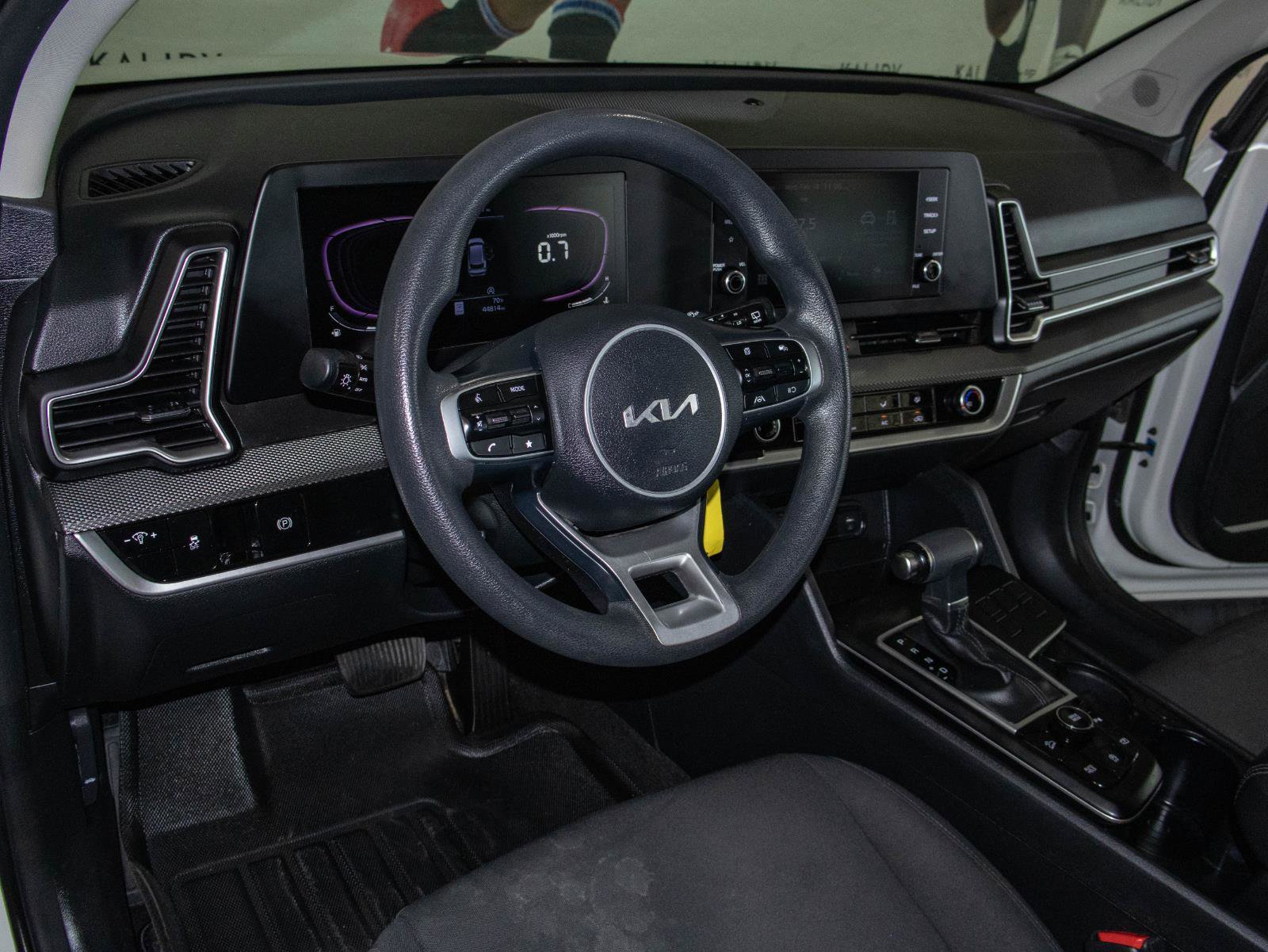 Used 2023 Kia Sportage LX image 5