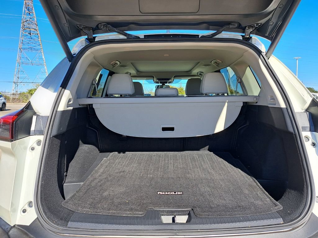 Used 2023 Nissan Rogue SV w/ SV Premium Package image 25