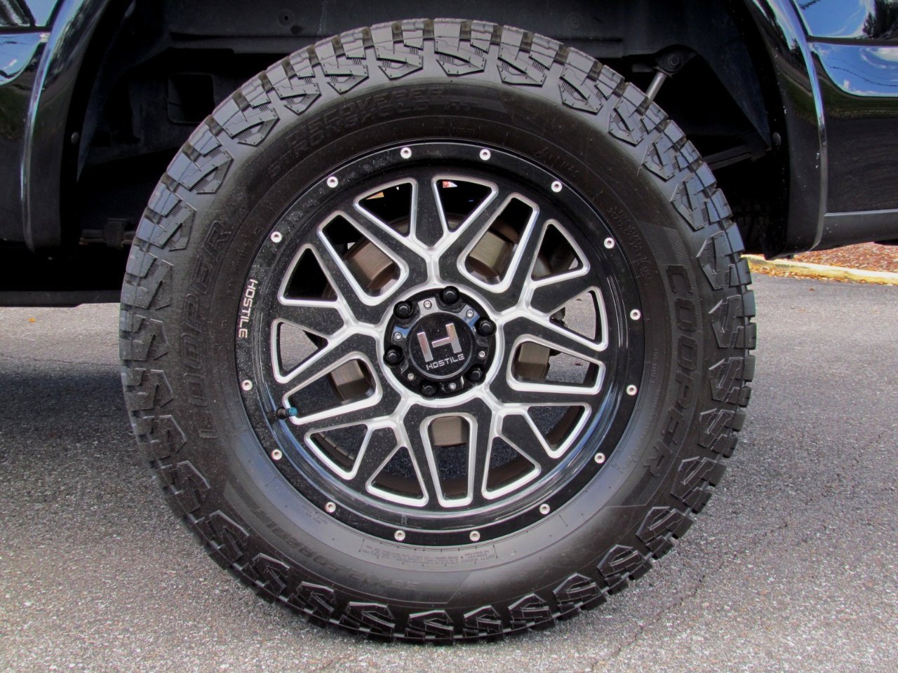 Used 2018 Ford F150 Lariat w/ Equipment Group 502A Luxury image 17