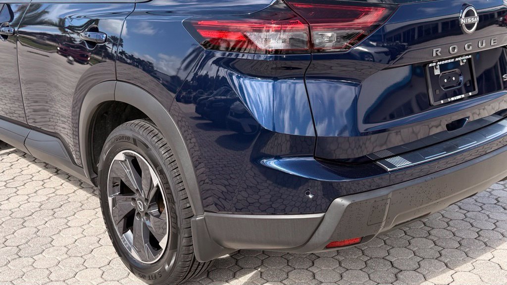 Used 2024 Nissan Rogue SV w/ SV Premium Package FWD image 18