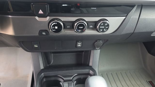 Used 2017 Toyota Tacoma SR5 w/ Tow Package RWD image 21