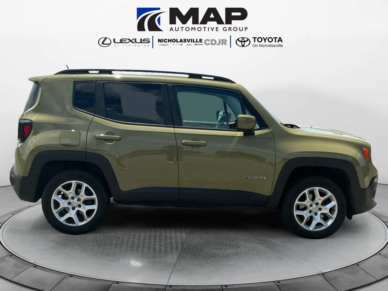 Used 2015 Jeep Renegade Latitude AWD/4WD image 6