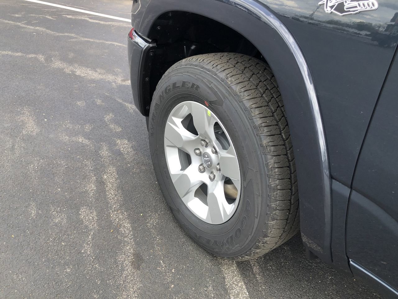 New 2026 RAM 1500 4x4 Crew Cab image 10