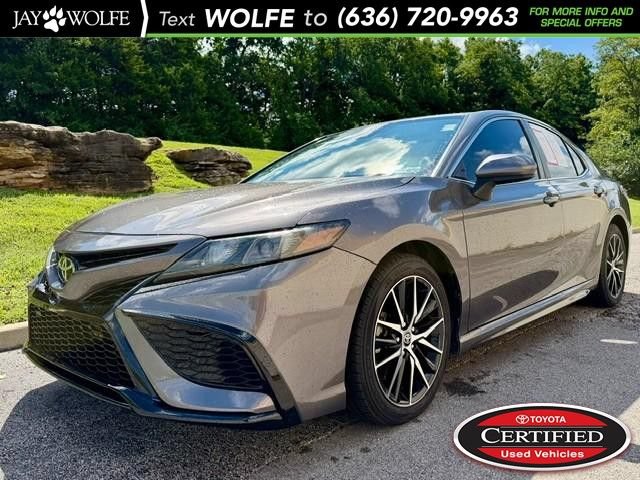 Certified 2021 Toyota Camry SE FWD image 1