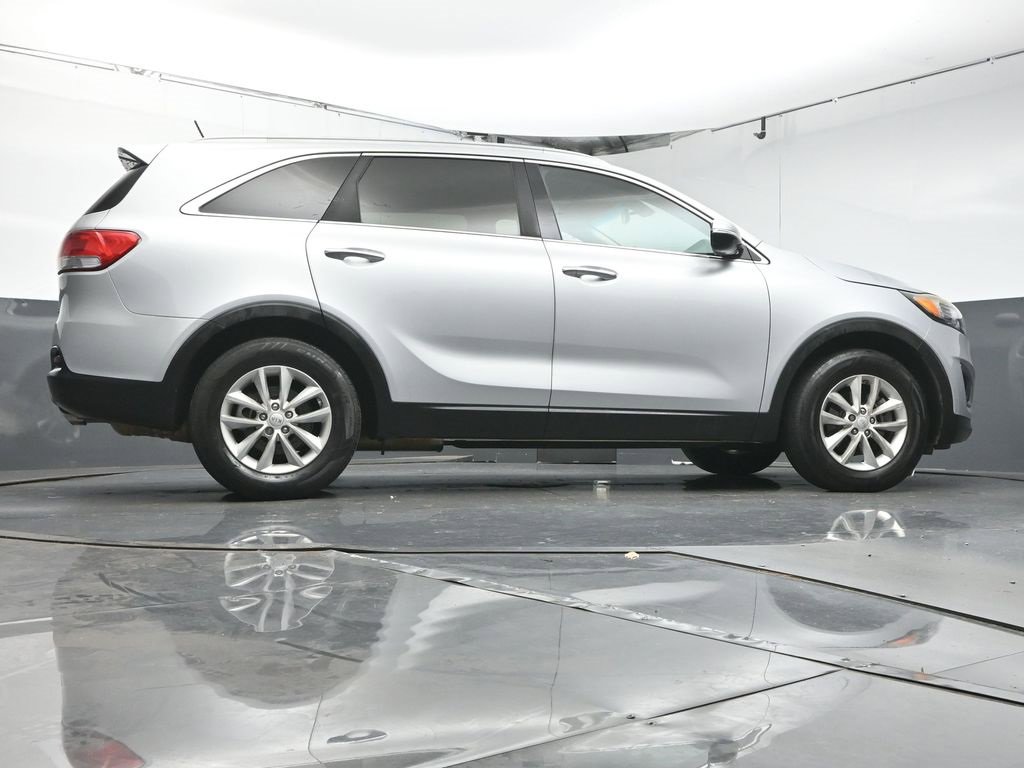 Used 2016 Kia Sorento LX image 38